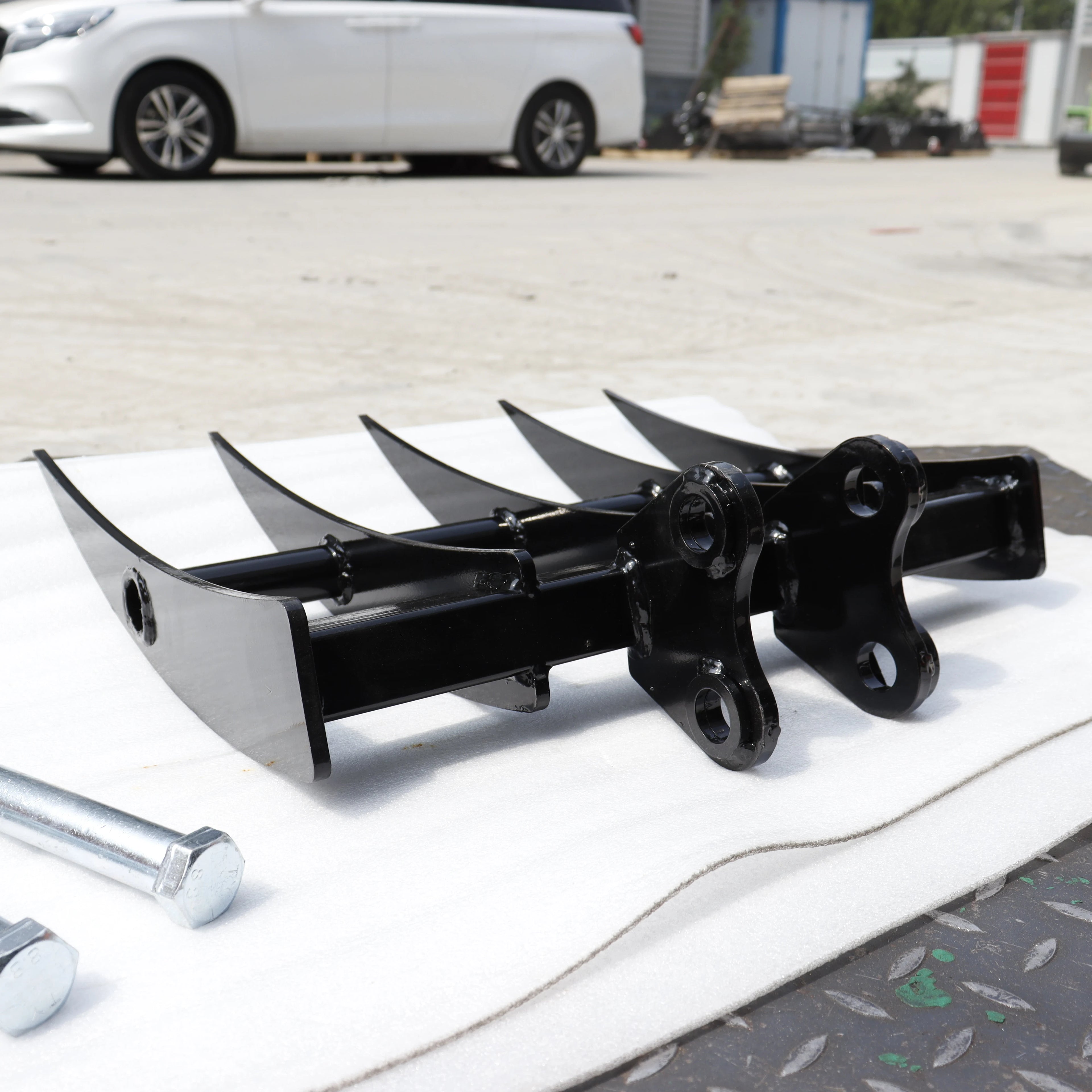 Mini Digger Excavator Attachments Excavator Rake for Sale