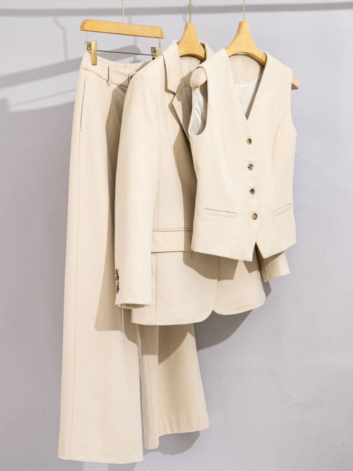 Wool Suit Set for Women, Three-Piece Autumn and Winter Formal Wear, Vest, Straight-Leg Wide-Leg Pants, Small Blazer, Elegant and Stylish