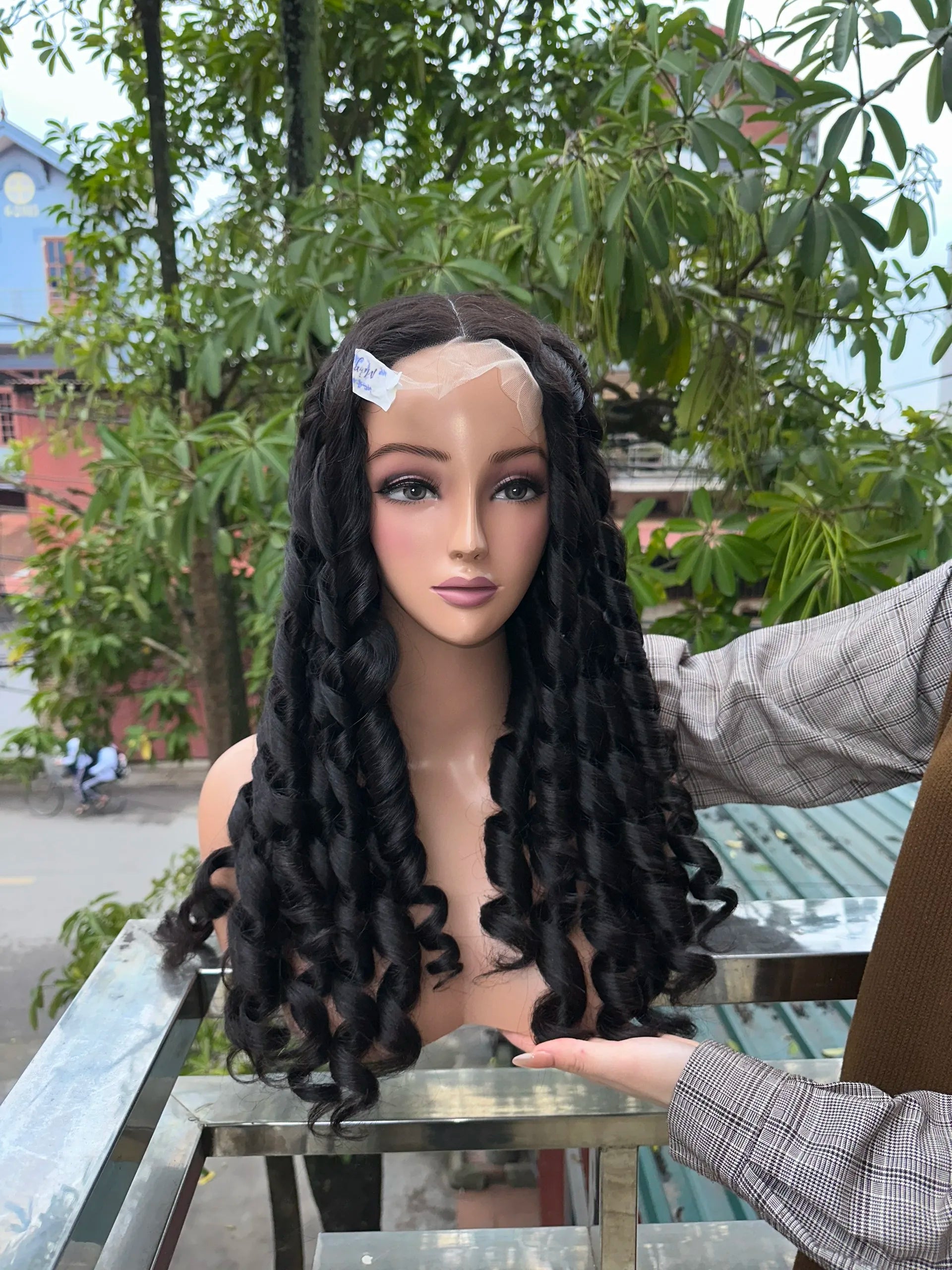 Raw Bouncy Curls Human Hair Wigs,Vietnamese Raw Lace Front Wigs With Frontal,Curly Virgrin Human Hair Weaves and Wigs Glueless