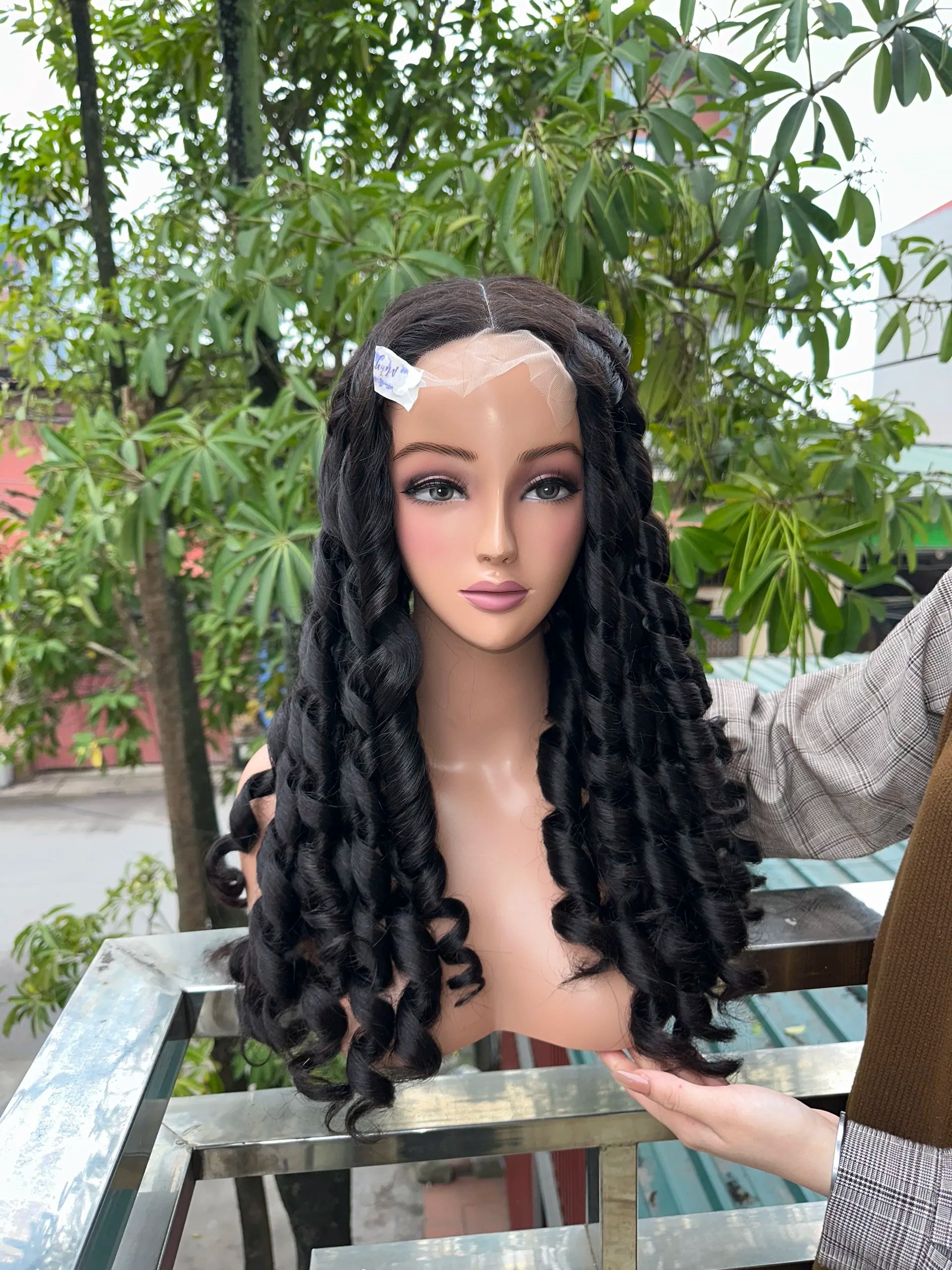 Raw Bouncy Curls Human Hair Wigs,Vietnamese Raw Lace Front Wigs With Frontal,Curly Virgrin Human Hair Weaves and Wigs Glueless