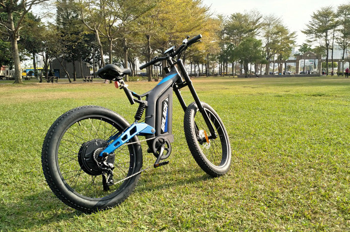SPLACH PATRIOT: Powerful 1500W Motor for Fast and Long-Ranged Travel